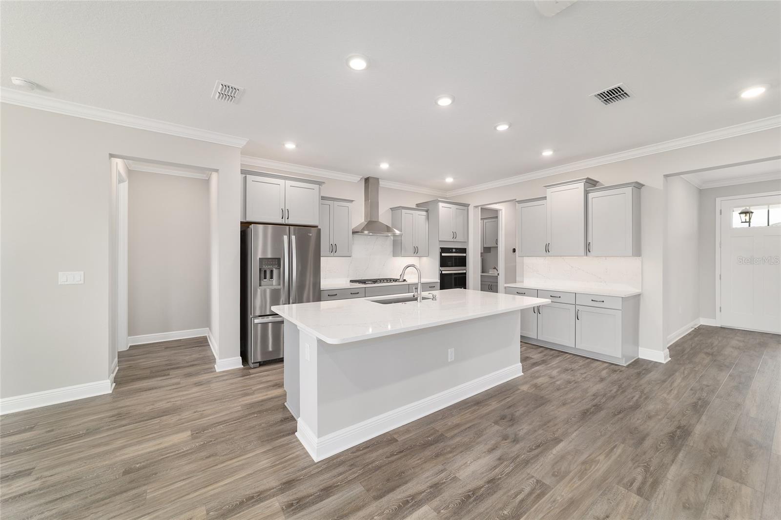 Image 13 of 56 For 10886 101st Loop