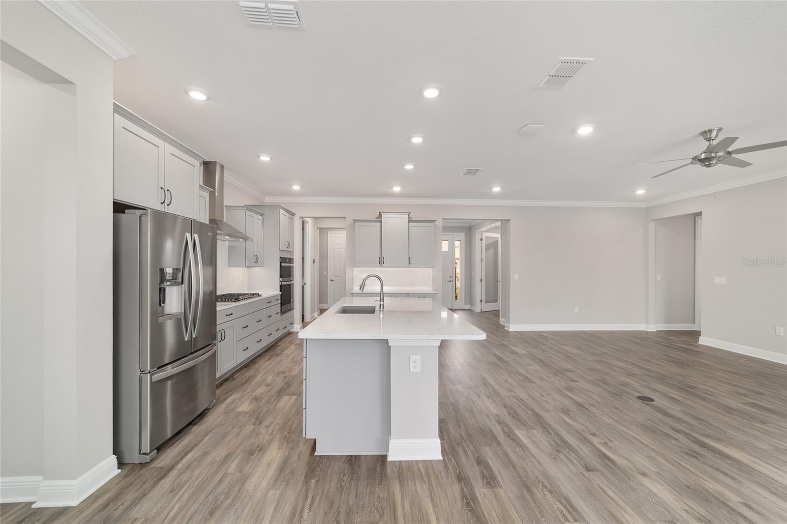 Image 14 of 56 For 10886 101st Loop