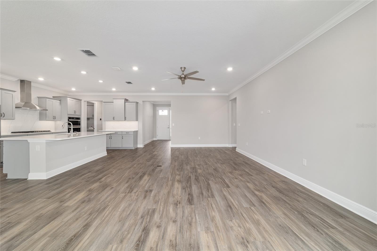 Image 22 of 56 For 10886 101st Loop