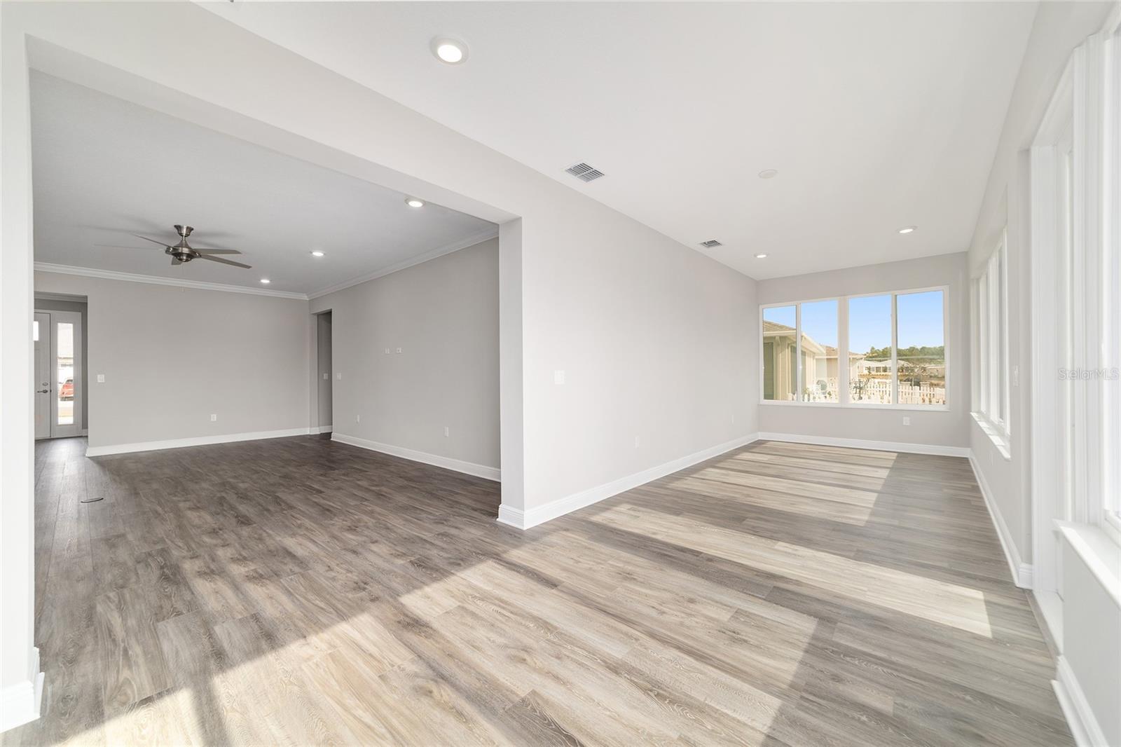 Image 28 of 56 For 10886 101st Loop