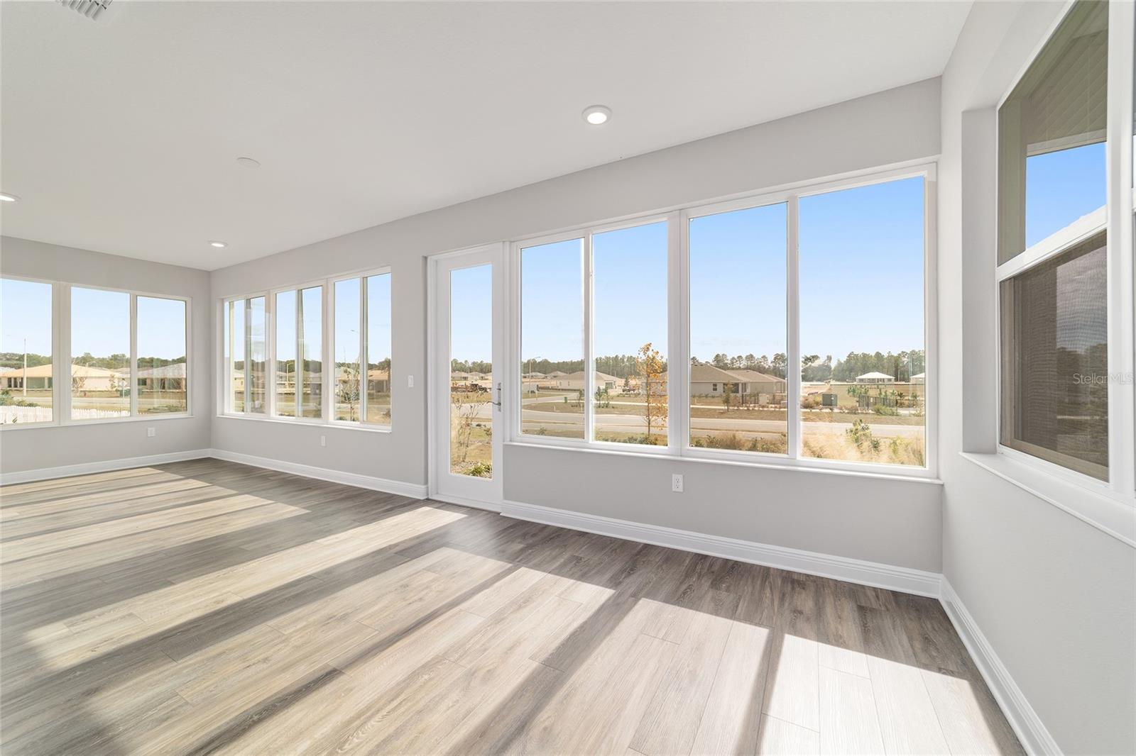 Image 29 of 56 For 10886 101st Loop