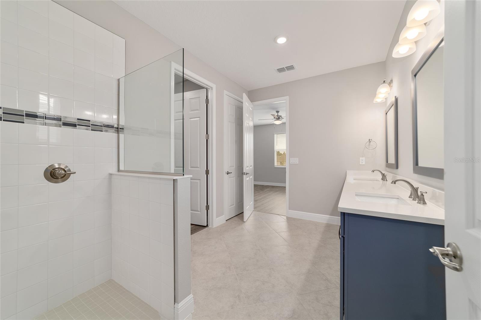 Image 35 of 56 For 10886 101st Loop