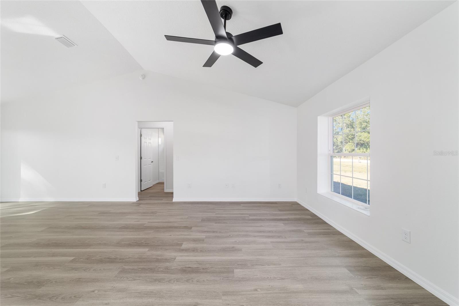 Image 17 of 56 For 24310 Falcon Avenue