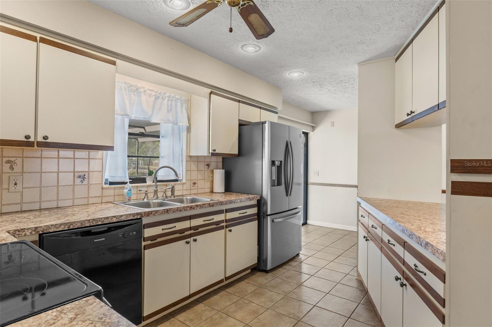 Image 8 of 53 For 5300 Manatee Terrace