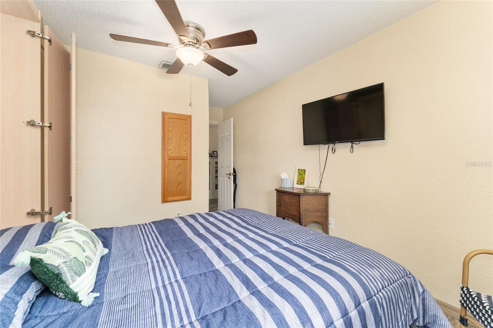 Image 18 of 24 For 8004 108th Loop