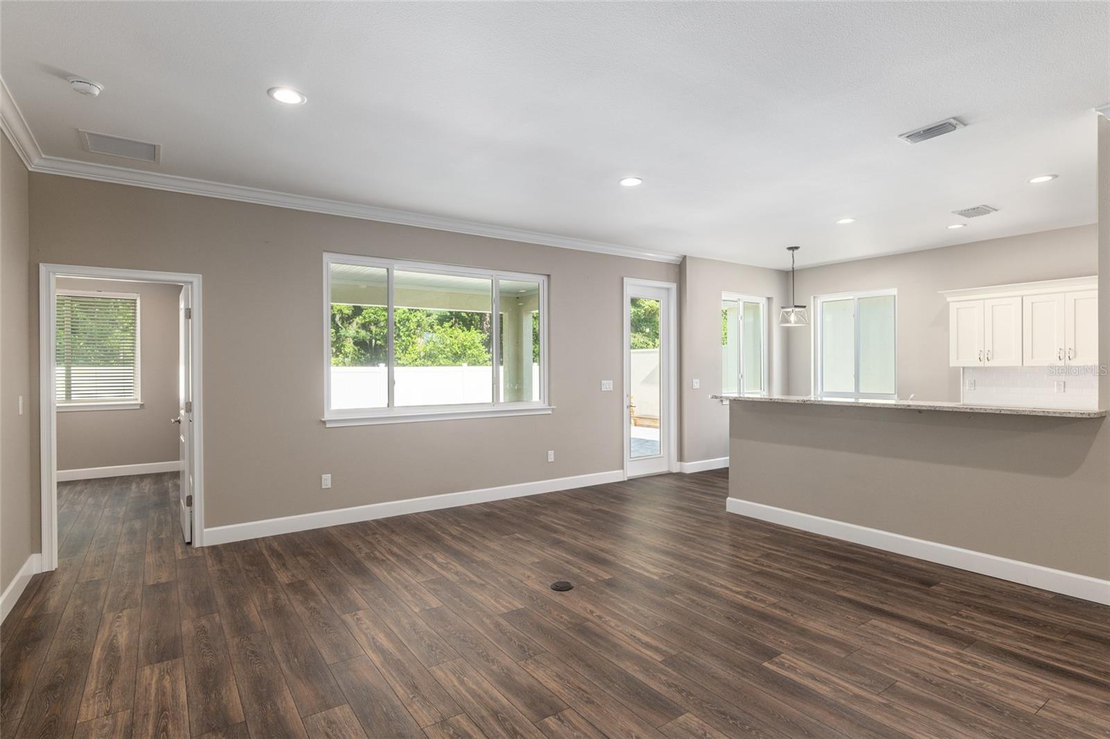 Image 17 of 60 For 2507 33rd Court