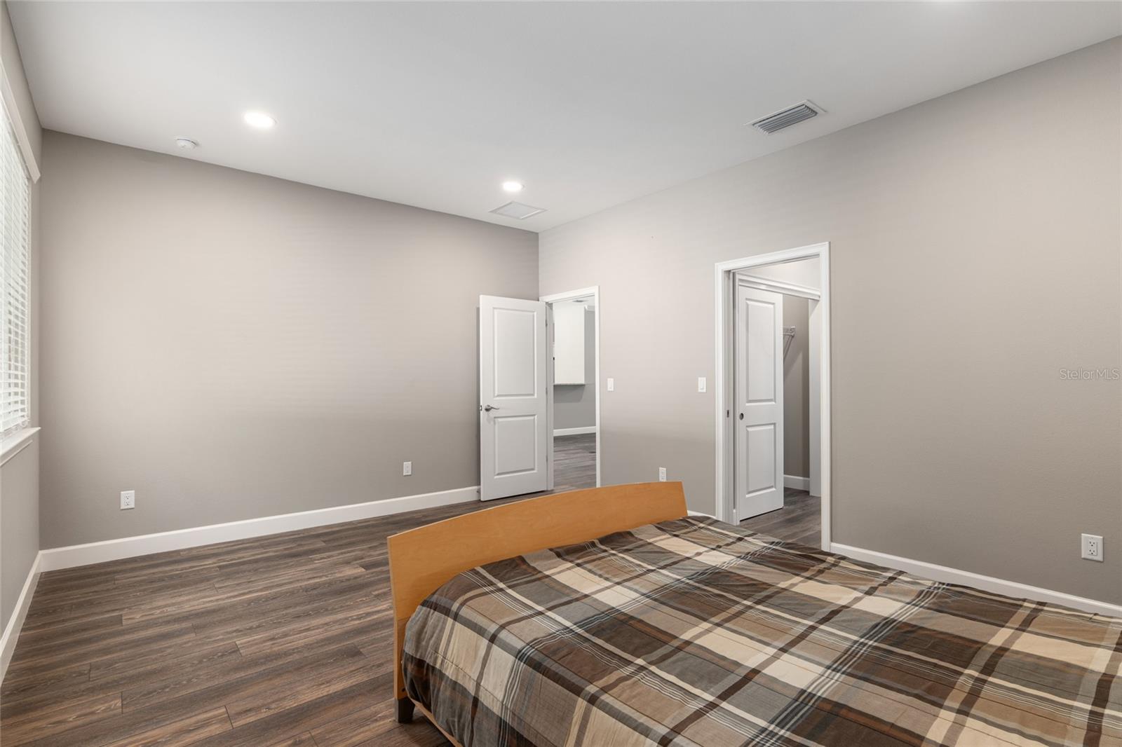 Image 29 of 60 For 2507 33rd Court