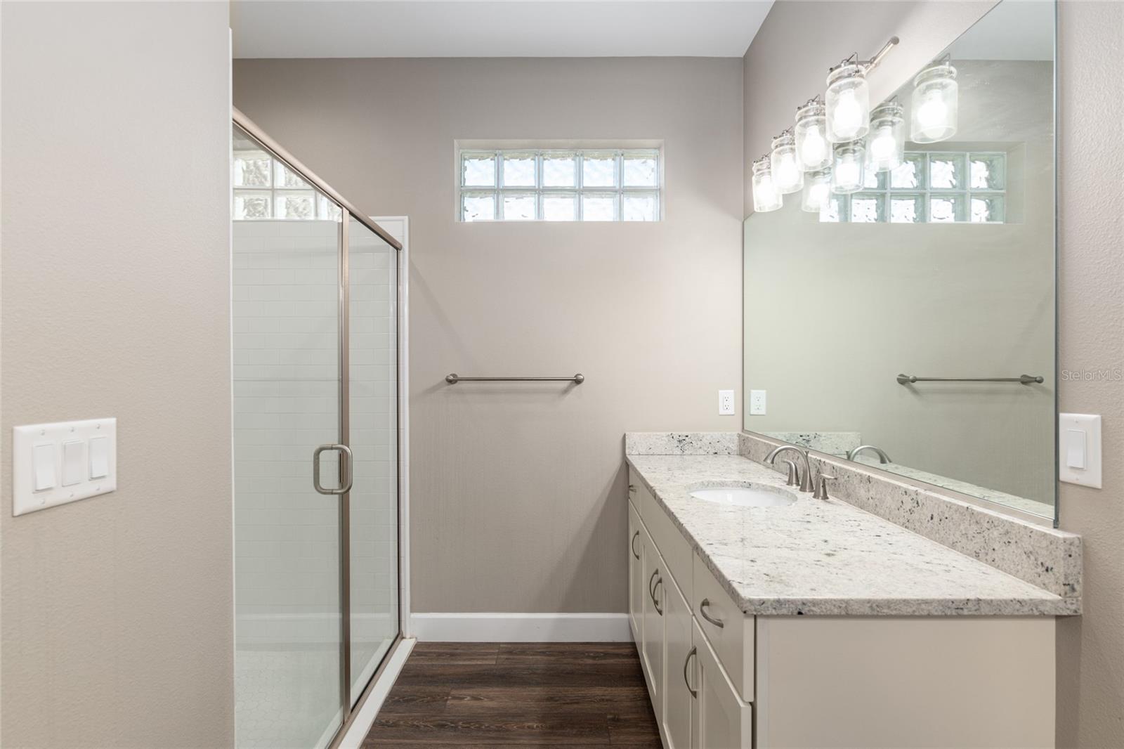 Image 33 of 60 For 2507 33rd Court