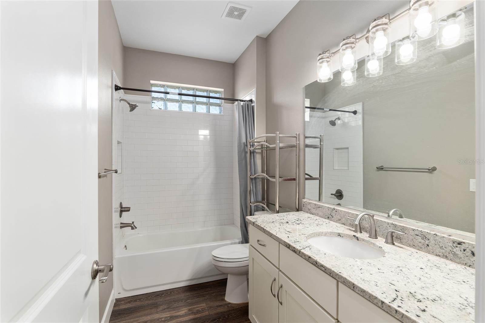 Image 40 of 60 For 2507 33rd Court