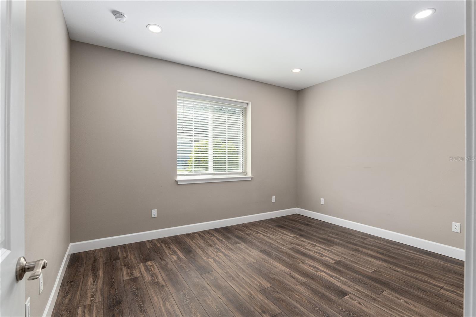 Image 42 of 60 For 2507 33rd Court