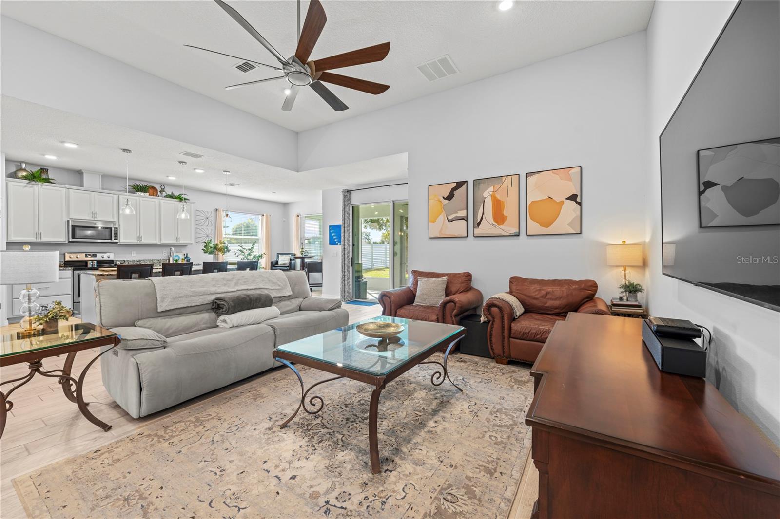 Image 15 of 46 For 1526 Lexington Drive