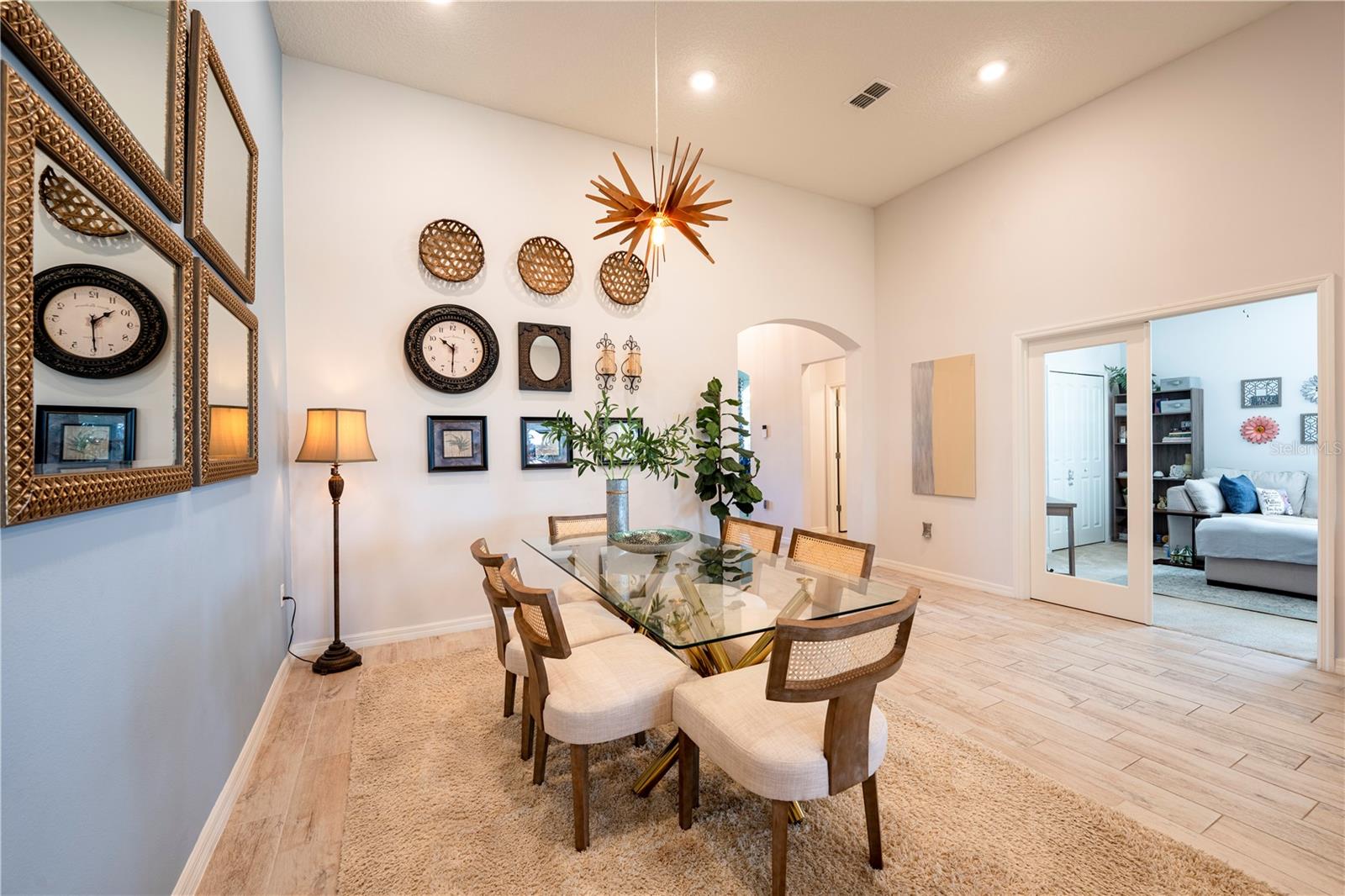 Image 17 of 46 For 1526 Lexington Drive