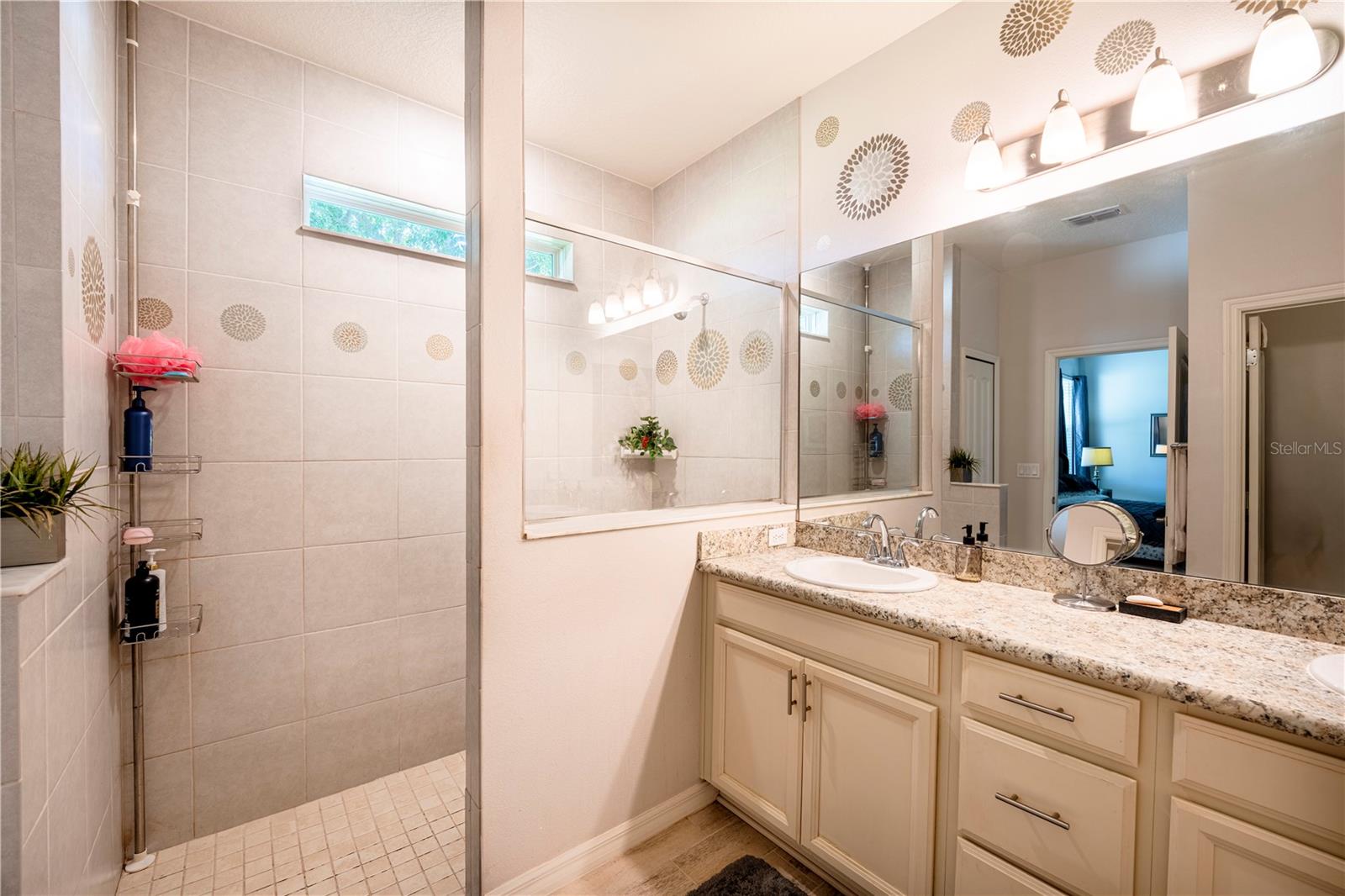 Image 27 of 46 For 1526 Lexington Drive