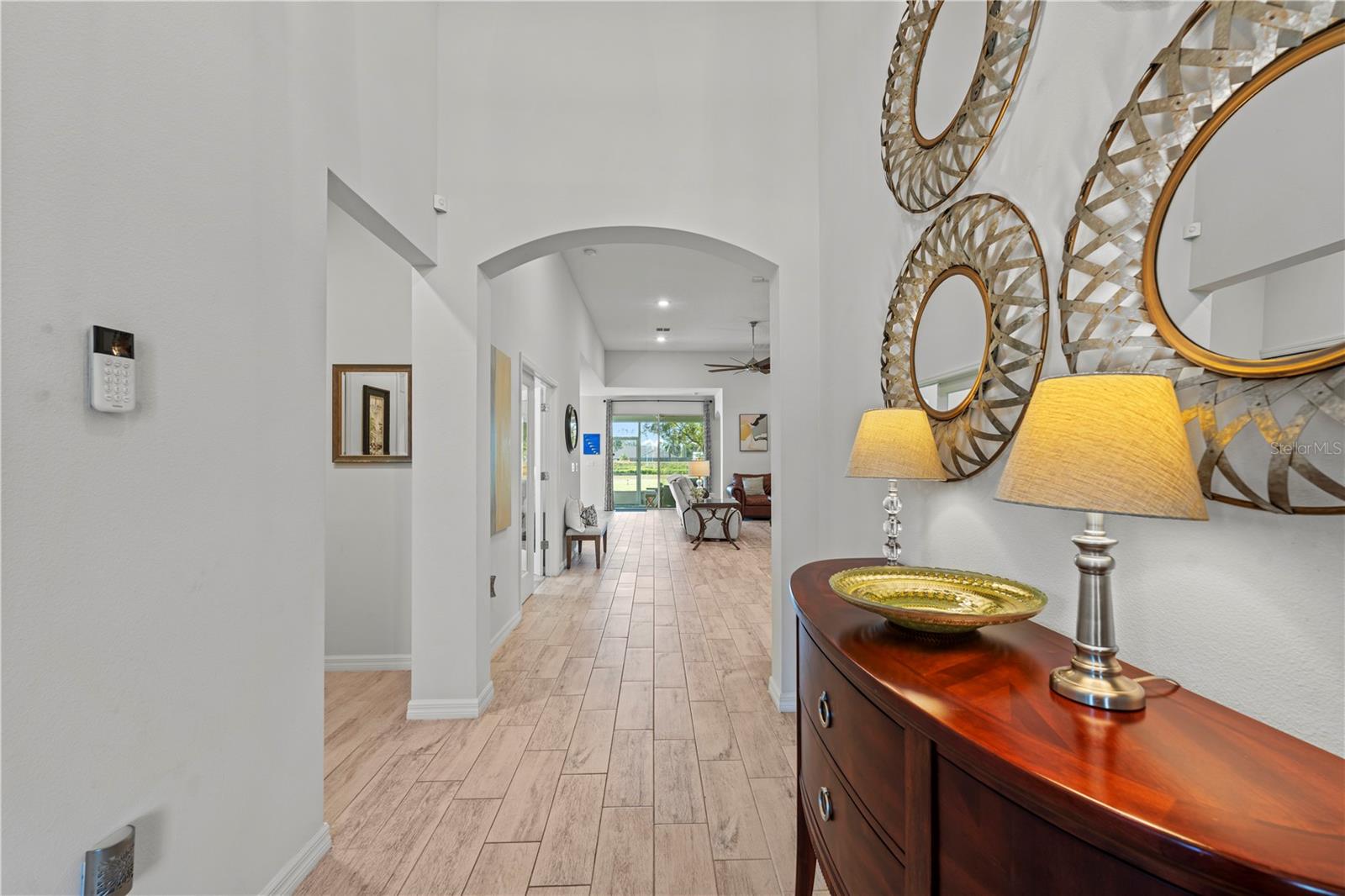 Image 5 of 46 For 1526 Lexington Drive