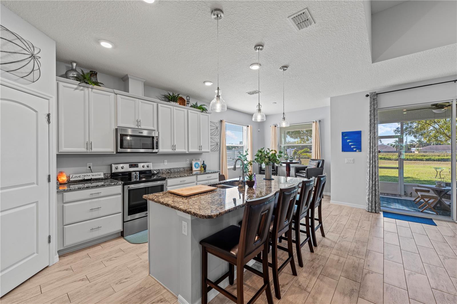 Image 7 of 46 For 1526 Lexington Drive