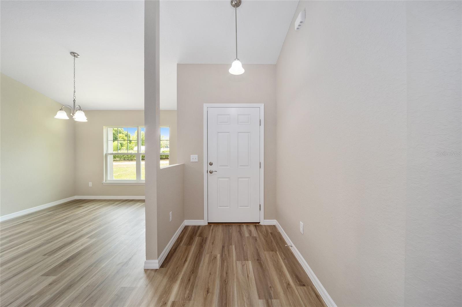 Image 3 of 27 For 4904 Jonquil Court