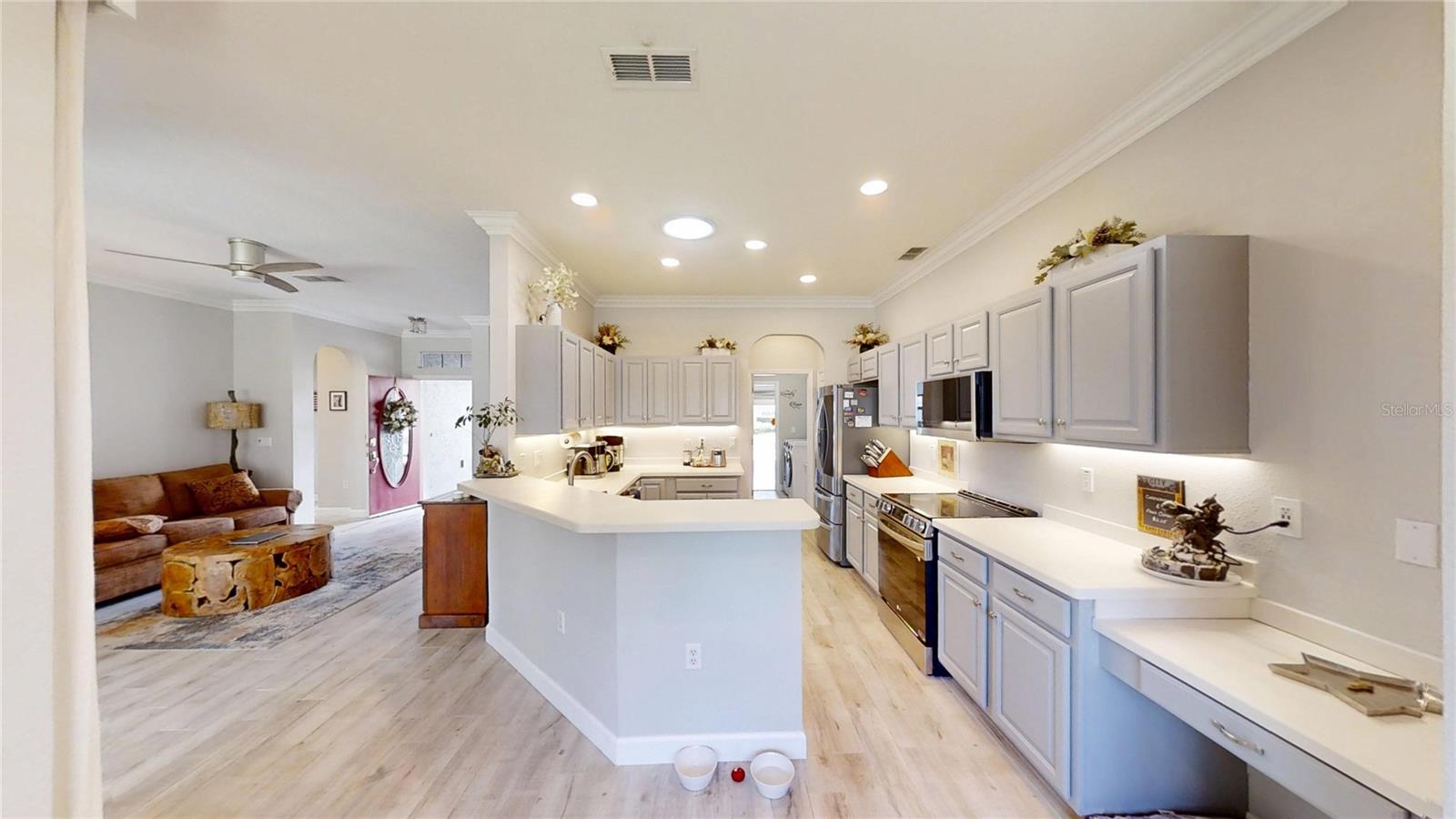 Image 18 of 43 For 8910 84th Circle