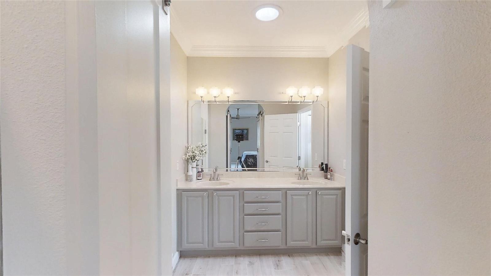 Image 29 of 43 For 8910 84th Circle