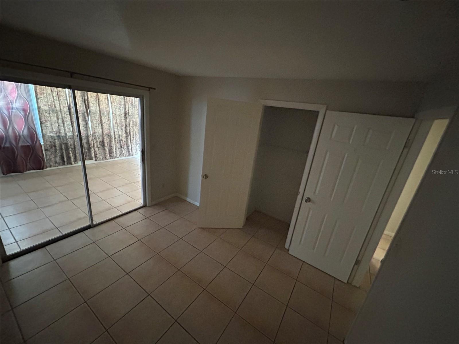 Image 25 of 35 For 21696 Raintree Street