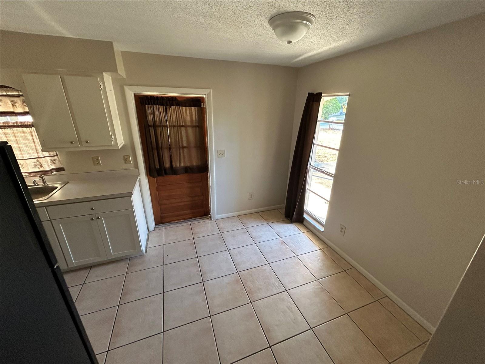 Image 29 of 35 For 21696 Raintree Street