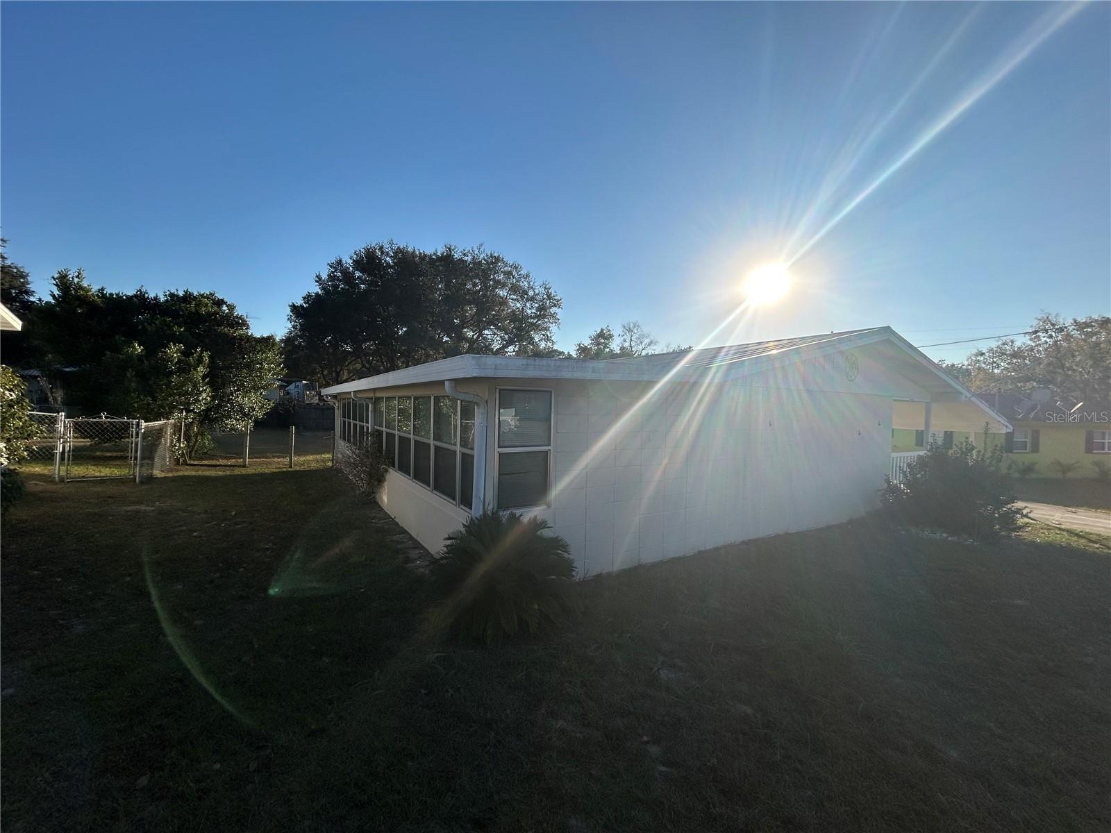 Image 5 of 35 For 21696 Raintree Street