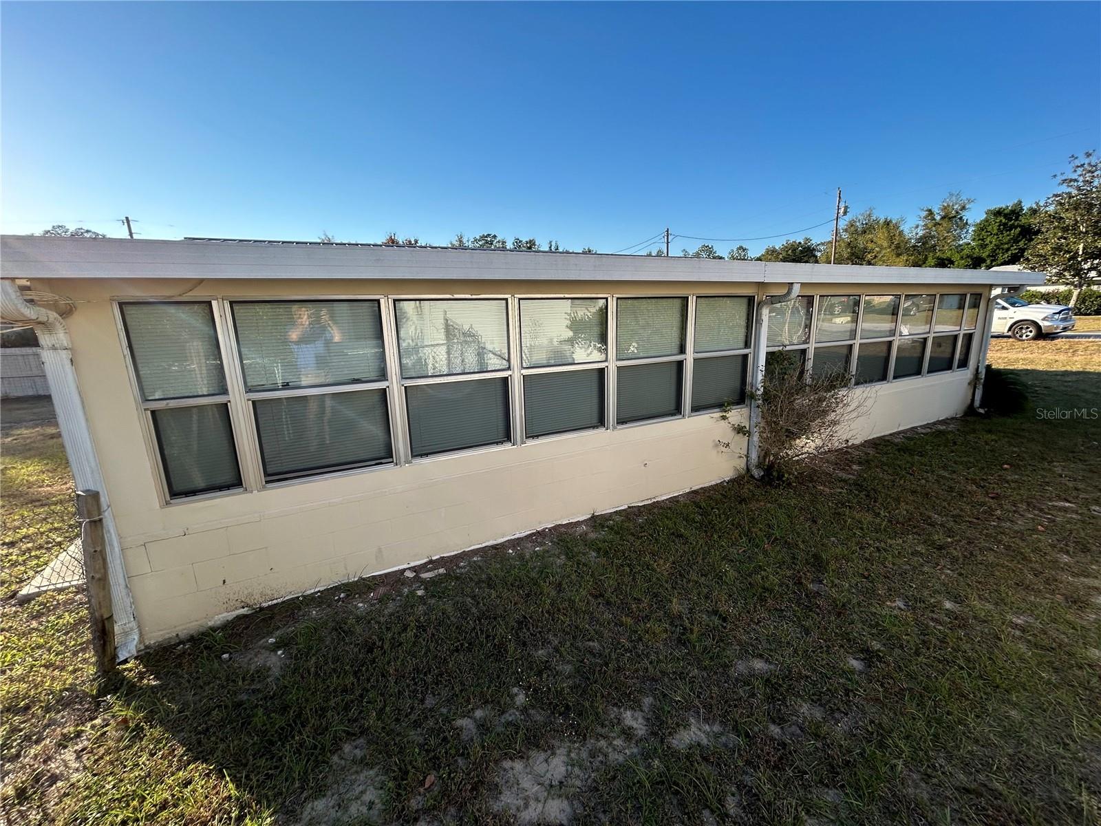 Image 6 of 35 For 21696 Raintree Street