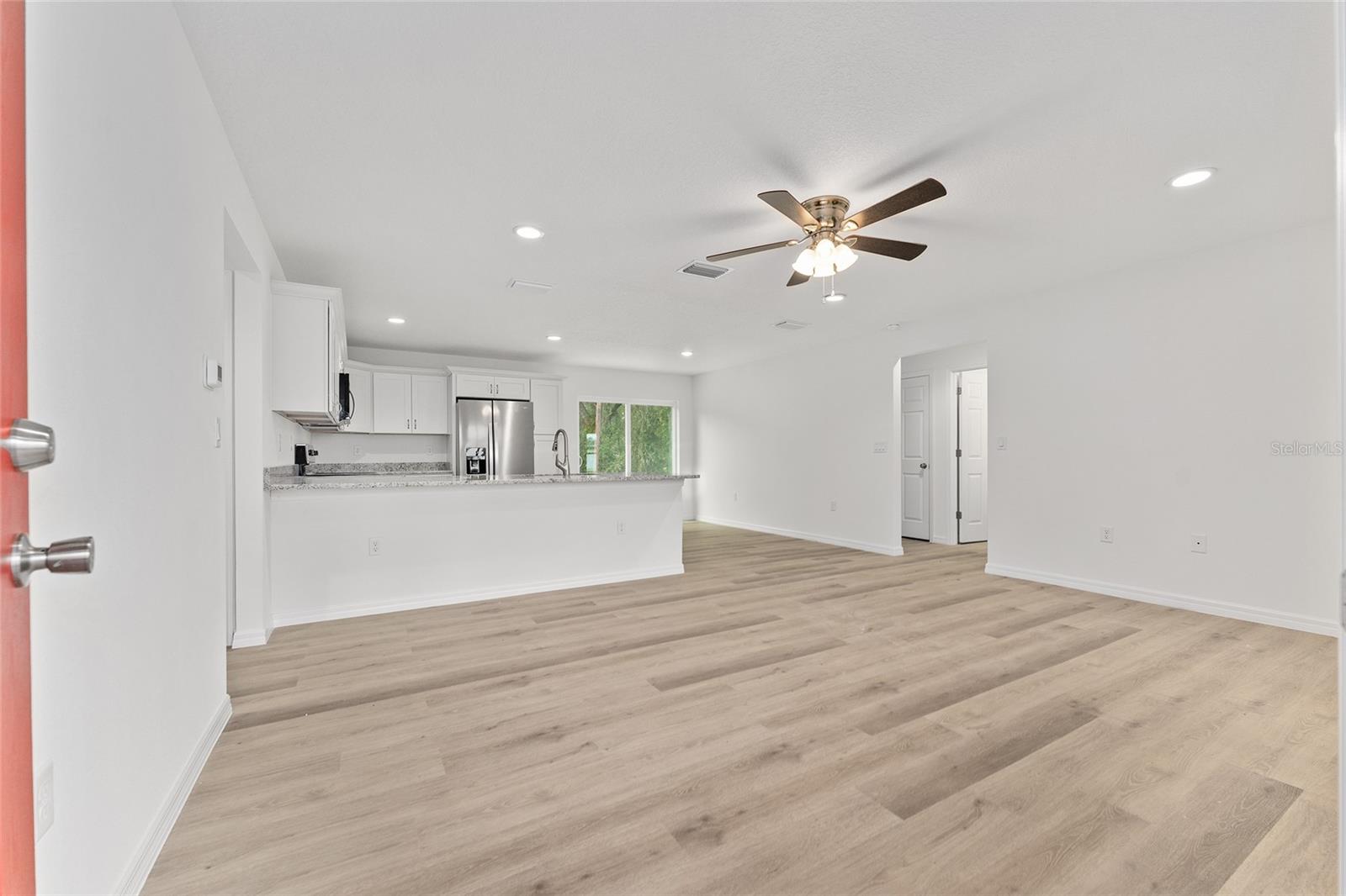 Image 11 of 51 For 13119 7th Loop