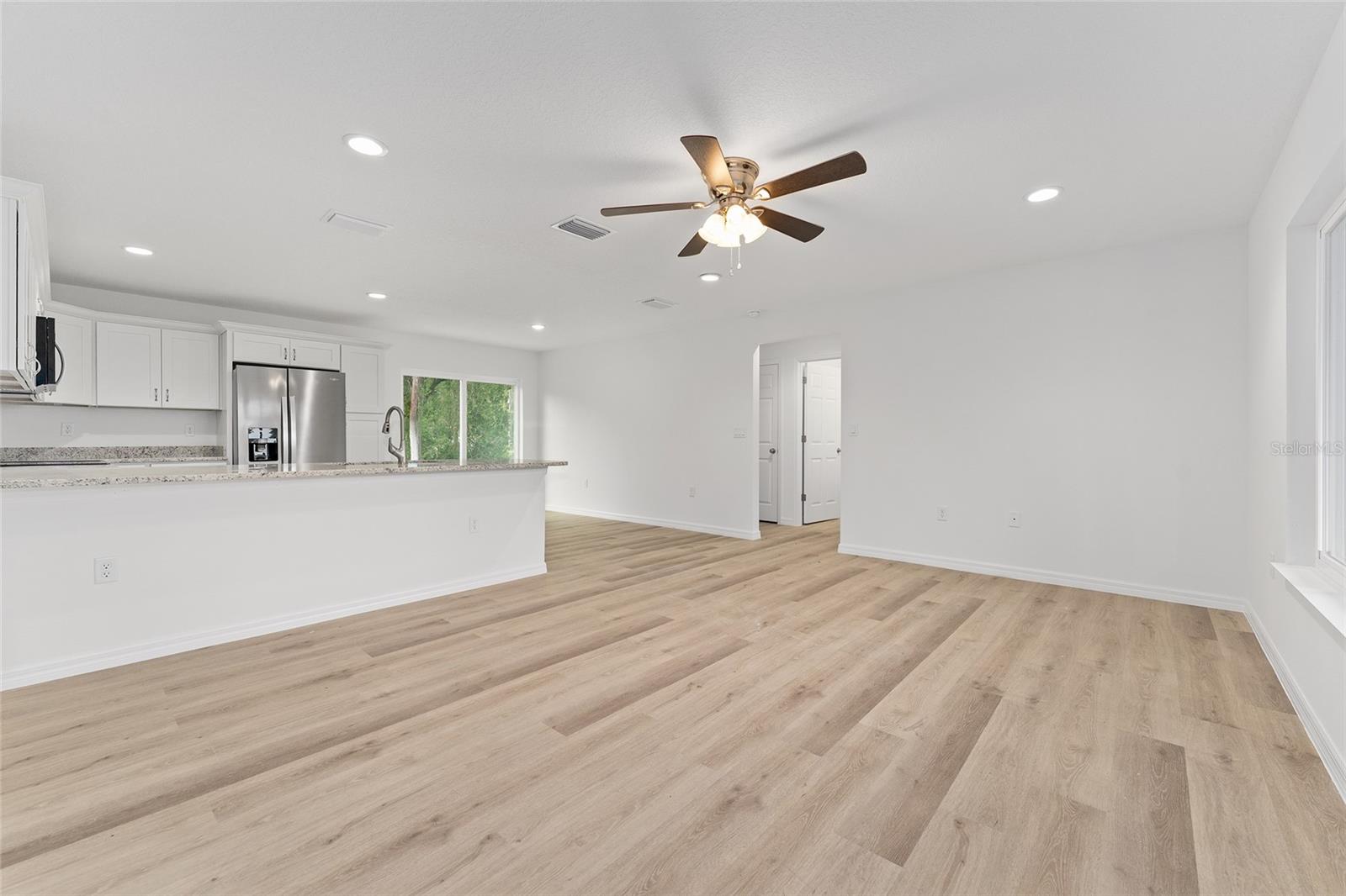 Image 16 of 51 For 13119 7th Loop