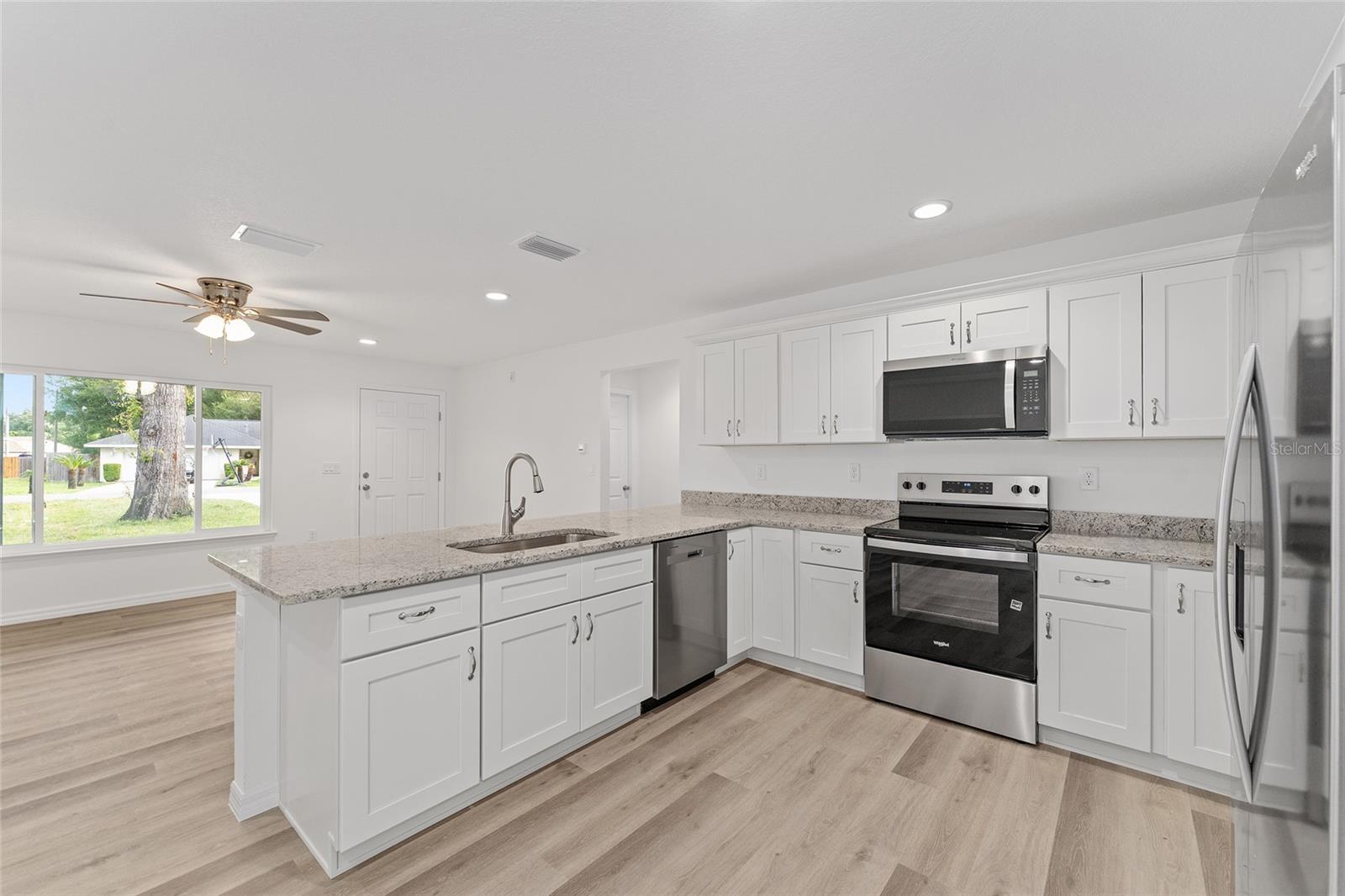 Image 22 of 51 For 13119 7th Loop