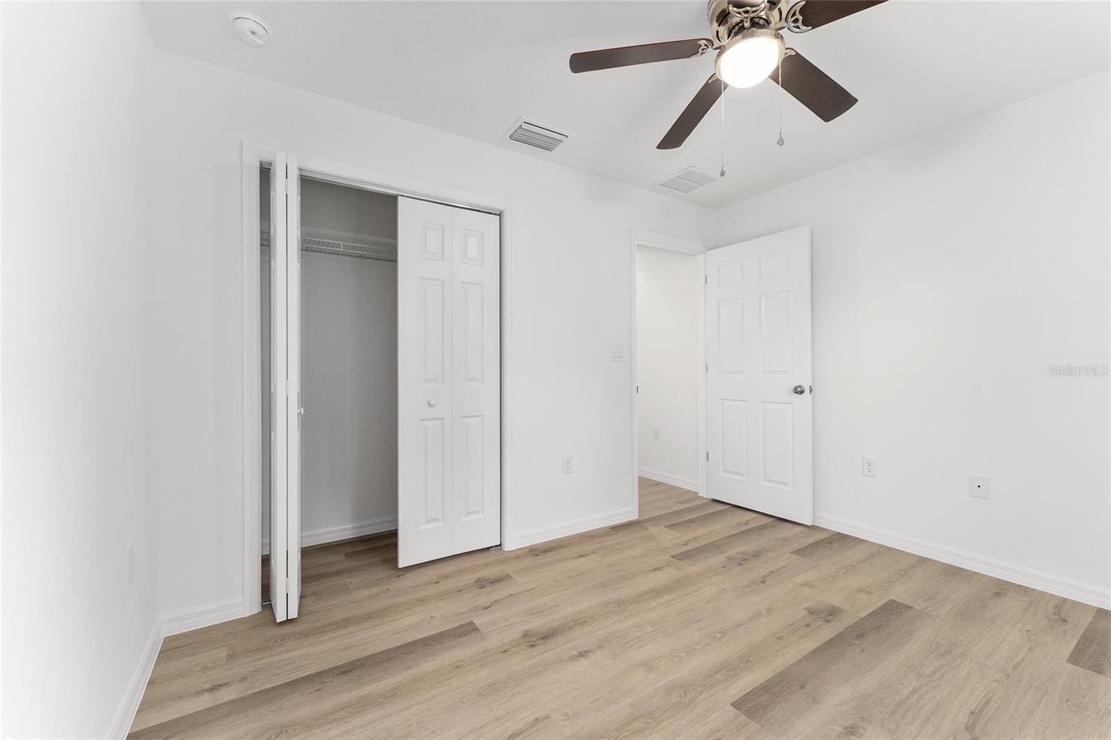 Image 33 of 51 For 13119 7th Loop