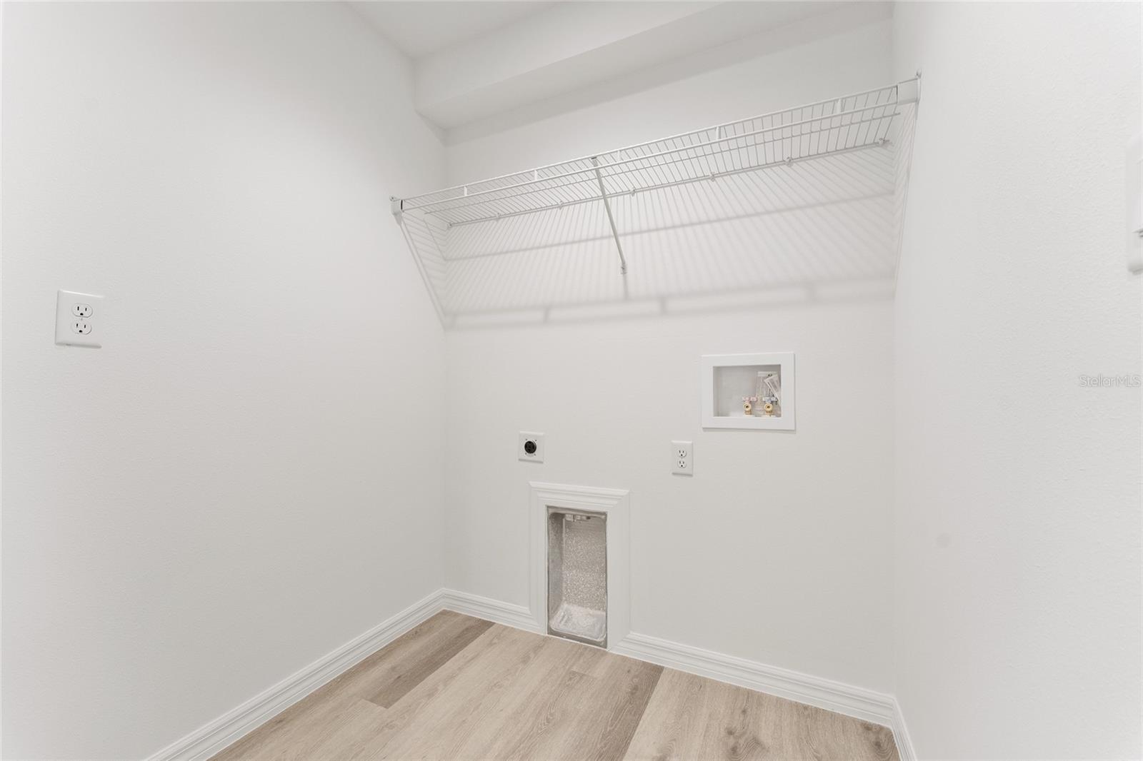 Image 35 of 40 For 13027 5th Place