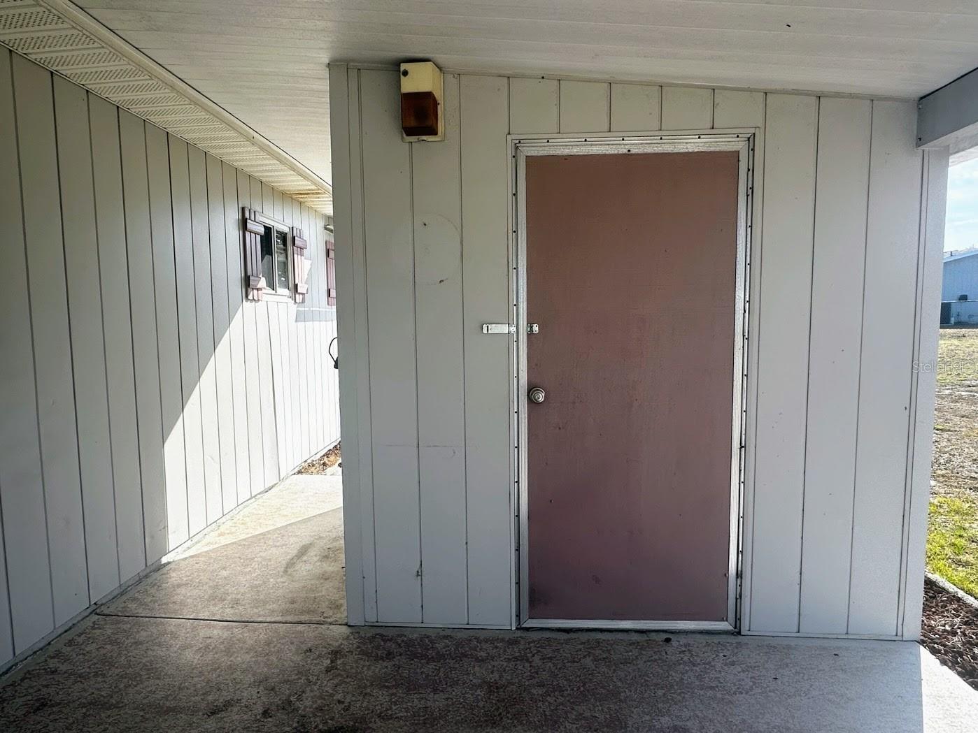 Image 11 of 55 For 10151 93rd Avenue