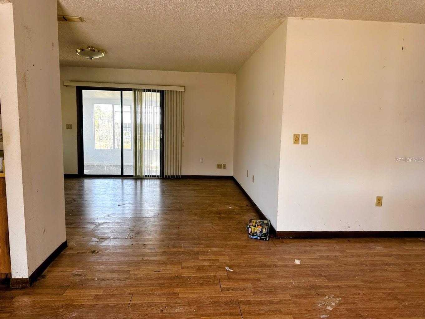 Image 15 of 55 For 10151 93rd Avenue