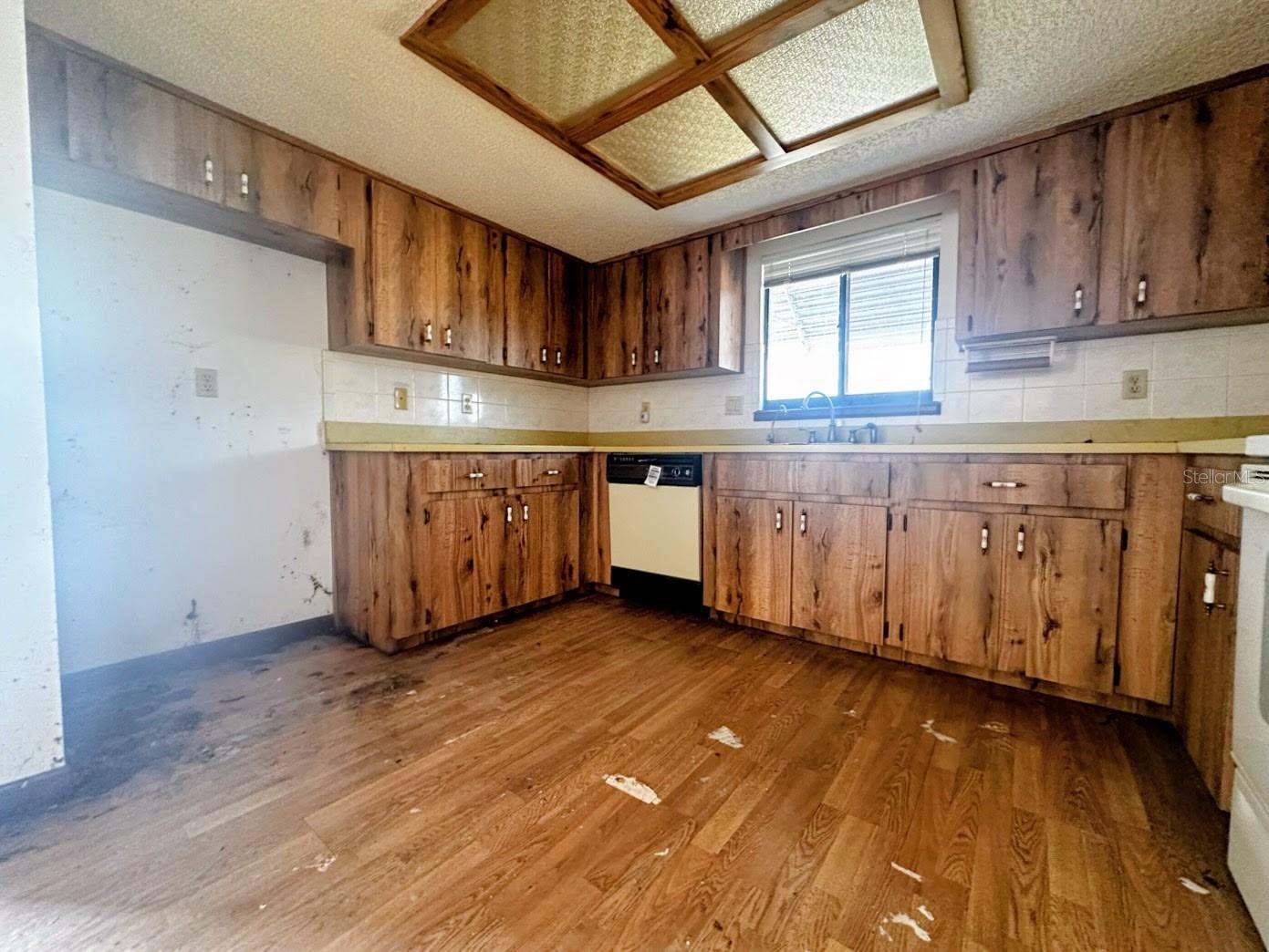Image 21 of 55 For 10151 93rd Avenue