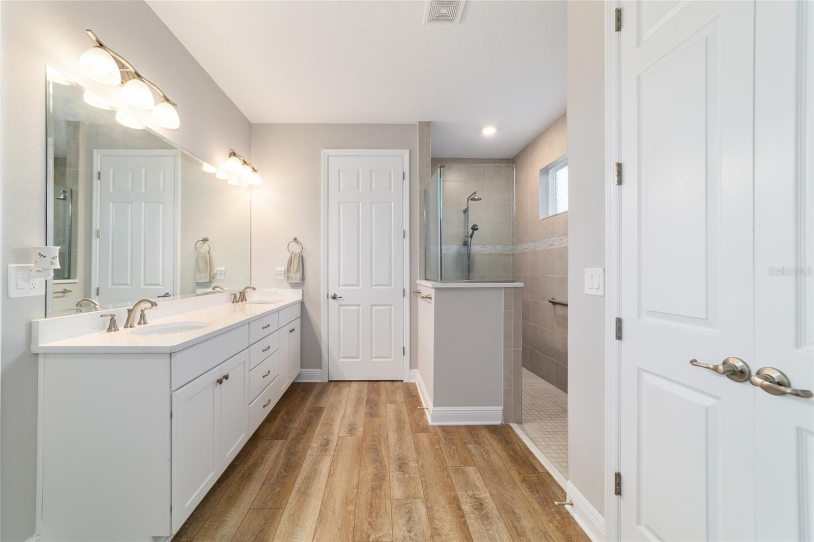 Image 37 of 73 For 10453 99th Lane