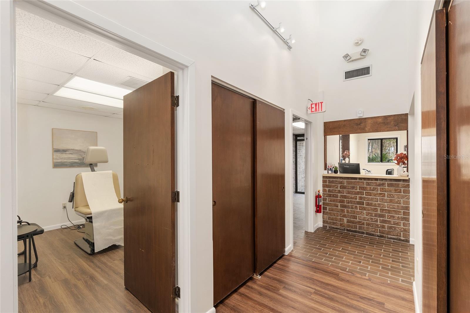 Image 17 of 41 For 2750 17th Street