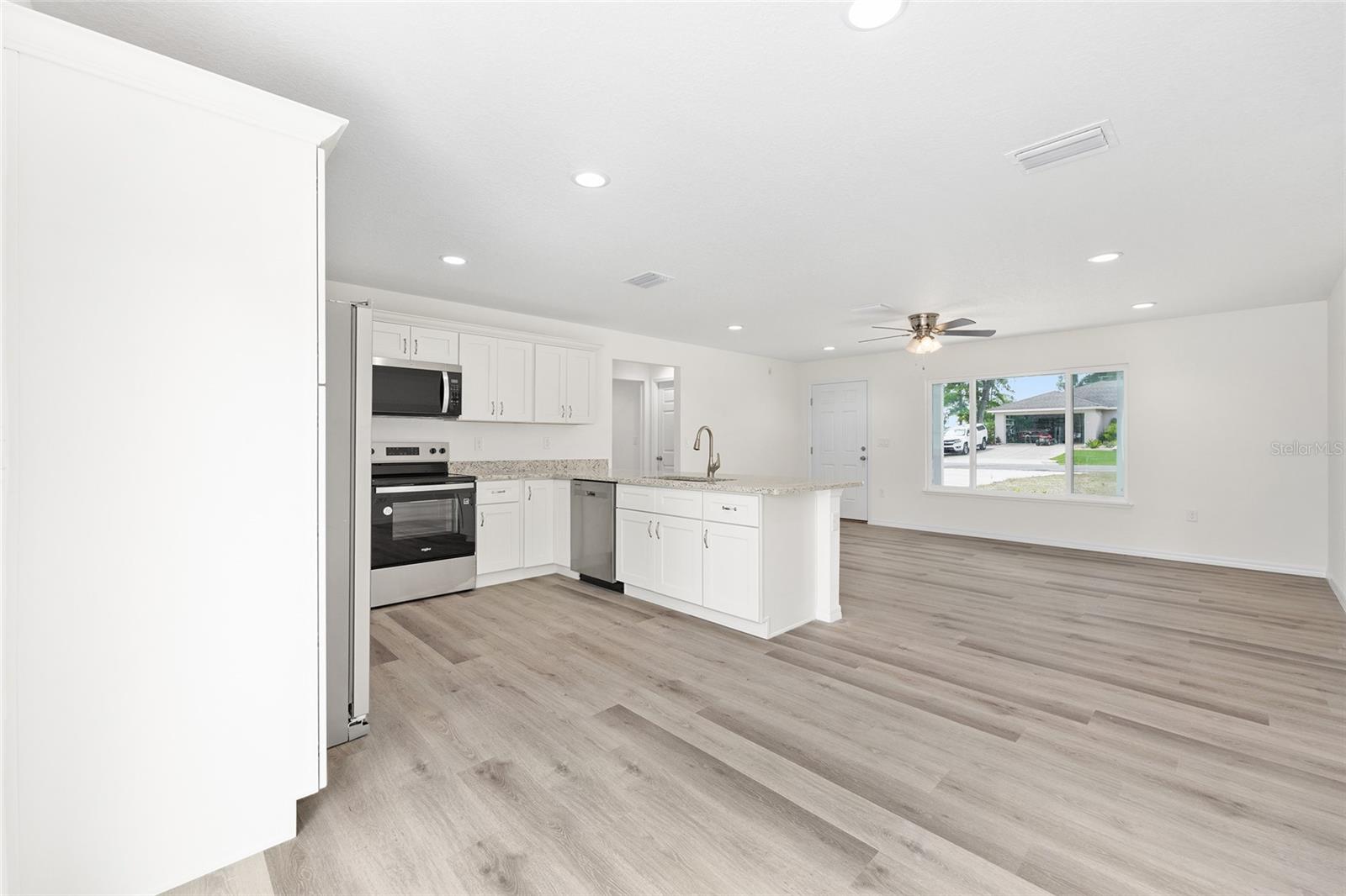 Image 15 of 35 For 13019 7th Loop