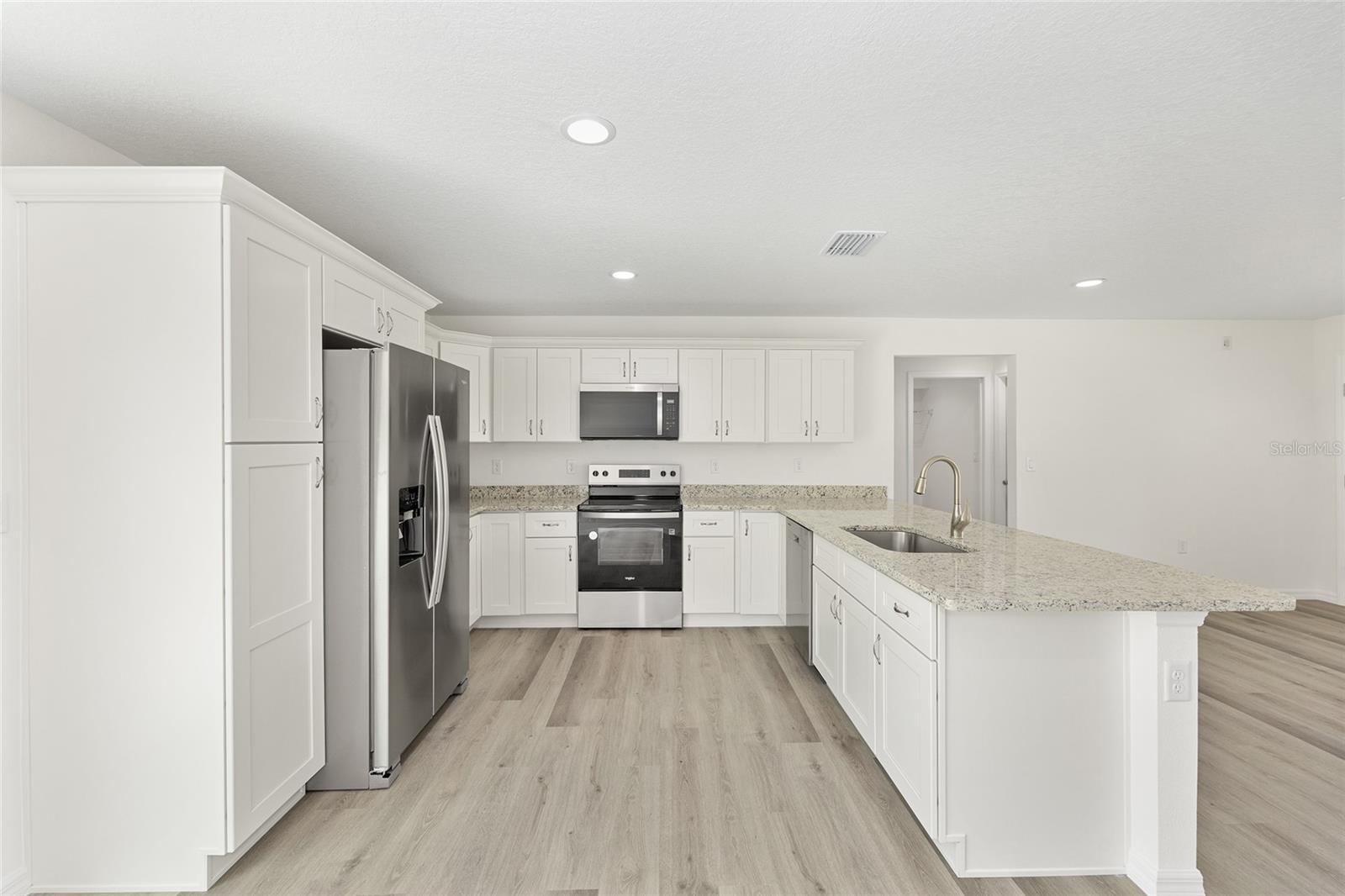 Image 17 of 35 For 13019 7th Loop