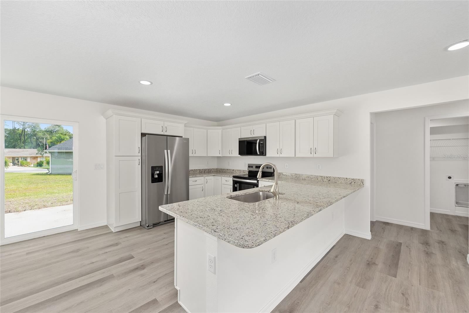 Image 18 of 35 For 13019 7th Loop