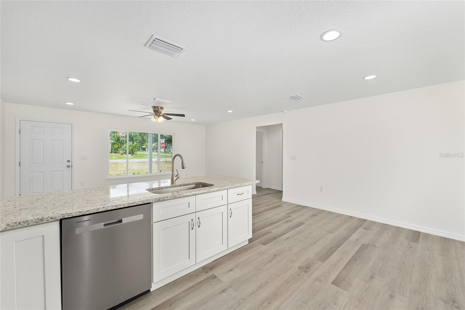 Image 20 of 35 For 13019 7th Loop