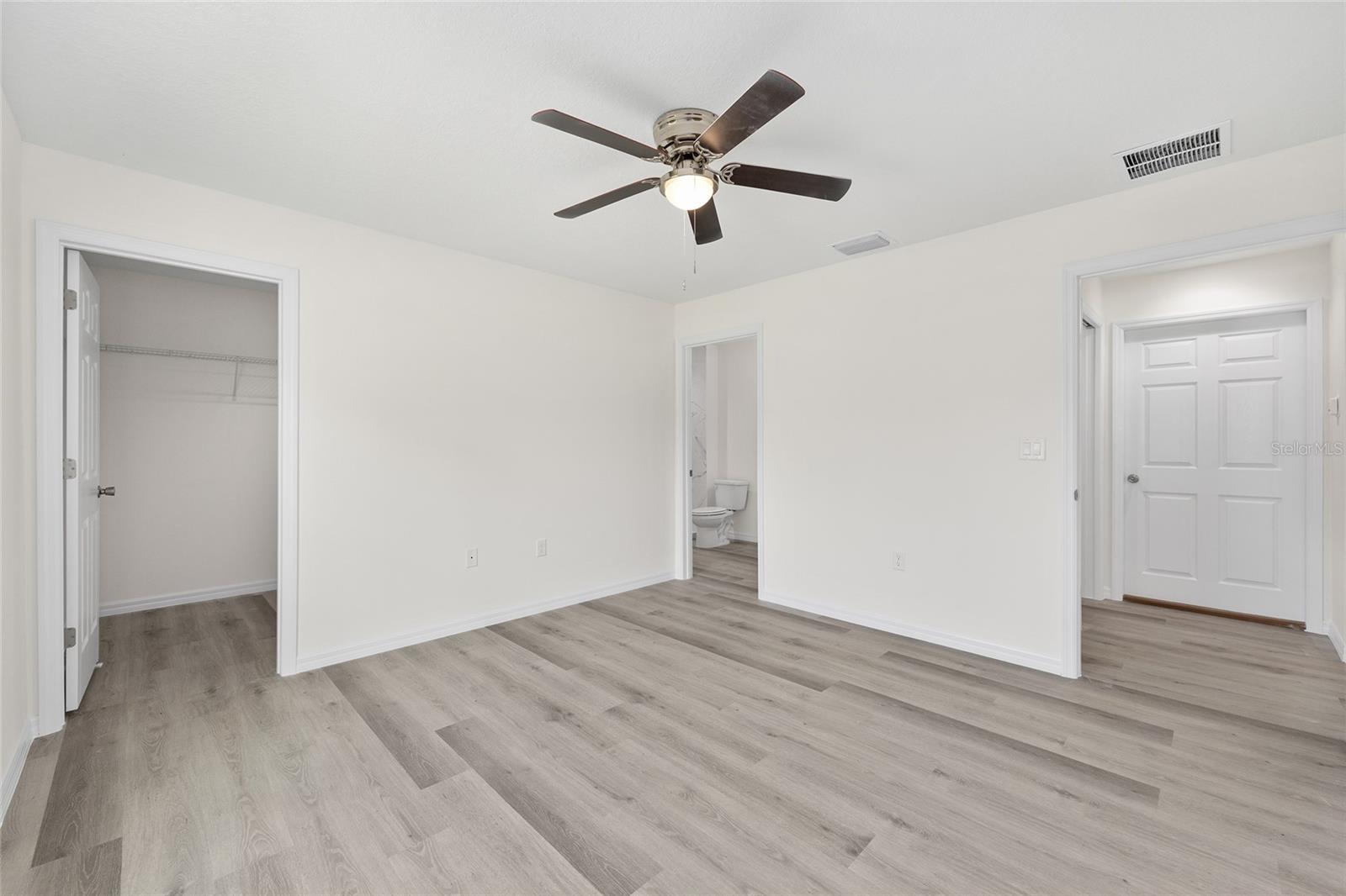 Image 22 of 35 For 13019 7th Loop