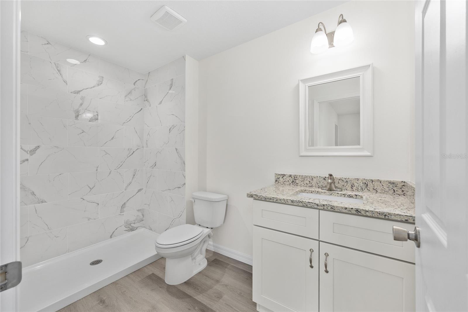 Image 24 of 35 For 13019 7th Loop