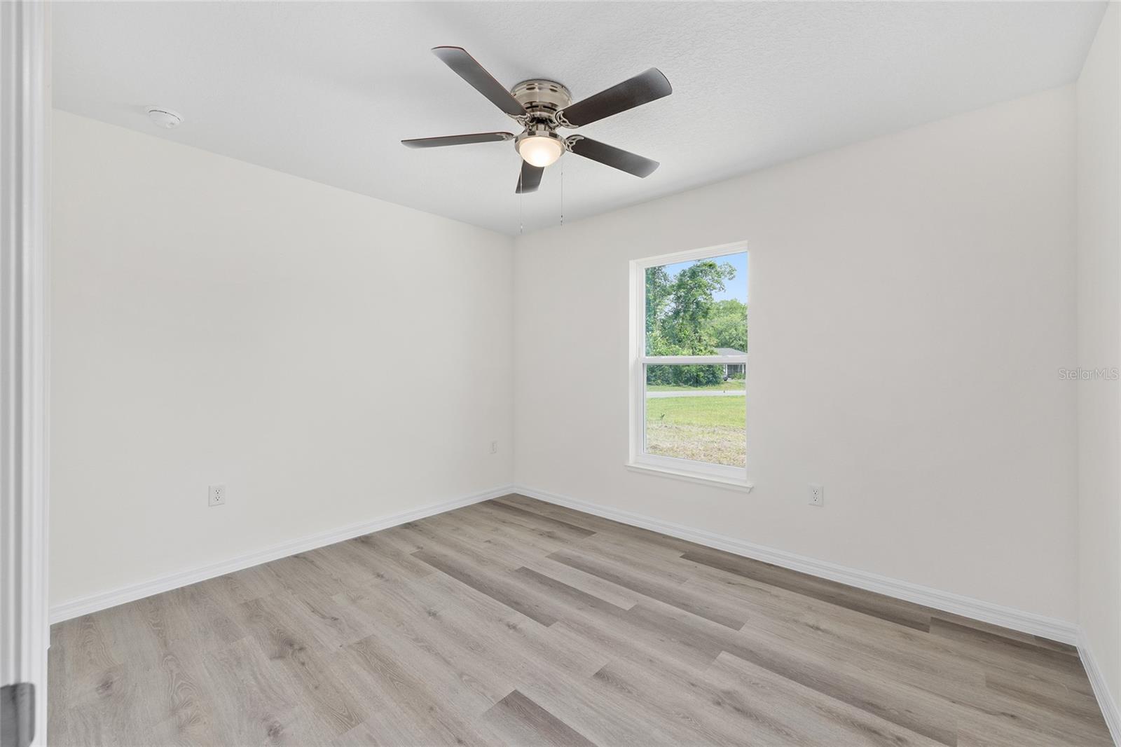 Image 26 of 35 For 13019 7th Loop