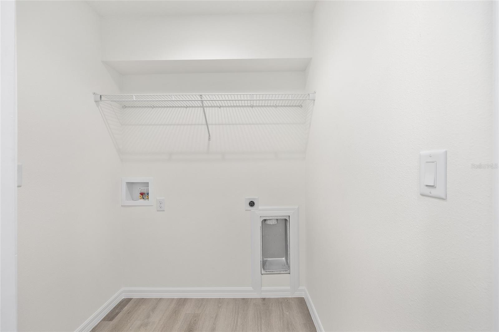 Image 31 of 35 For 13019 7th Loop