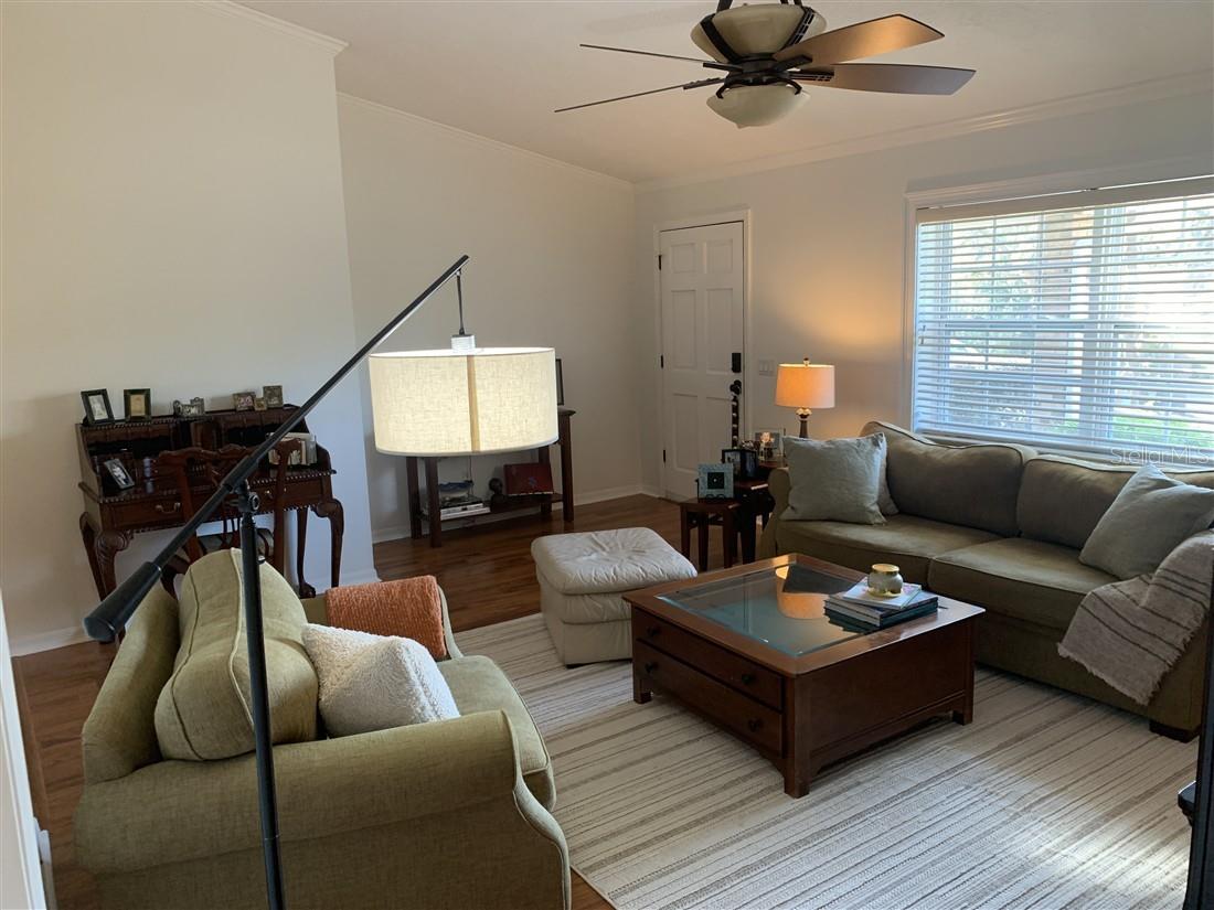 Image 11 of 36 For 939 New London Terrace