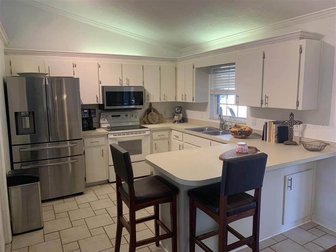 Image 12 of 36 For 939 New London Terrace