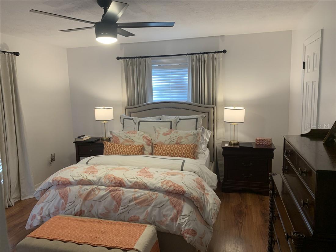 Image 15 of 36 For 939 New London Terrace