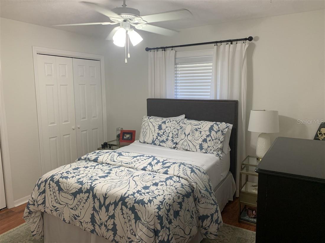 Image 21 of 36 For 939 New London Terrace