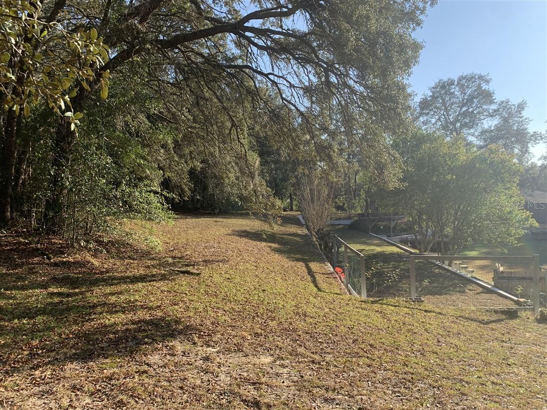 Image 31 of 36 For 939 New London Terrace