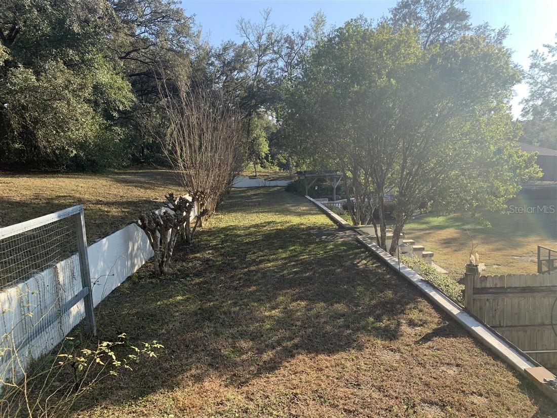 Image 32 of 36 For 939 New London Terrace